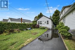 86 ADAIR AVENUE S  Hamilton, ON L8K 3S5