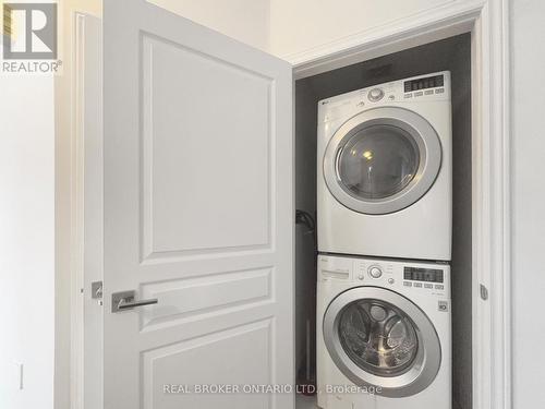 14 Whaley Lane, Hamilton, ON - Indoor Photo Showing Laundry Room