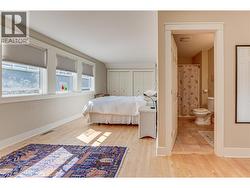 Upstairs Bedroom and ensuite - 