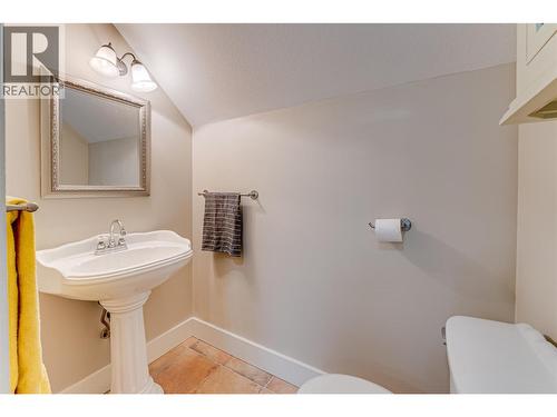 3404 34 Avenue, Vernon, BC - Indoor Photo Showing Bathroom