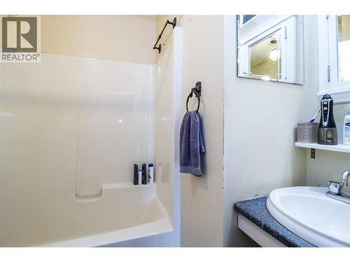 614 Mackenzie Avenue, Revelstoke, BC - Indoor Photo Showing Bathroom