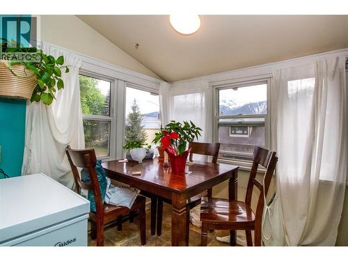614 Mackenzie Avenue, Revelstoke, BC - Indoor Photo Showing Dining Room