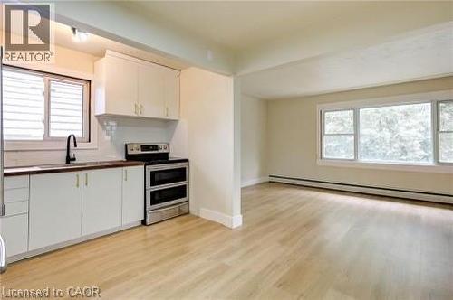 870 Guelph Street, Kitchener, ON - Indoor Photo Showing Kitchen