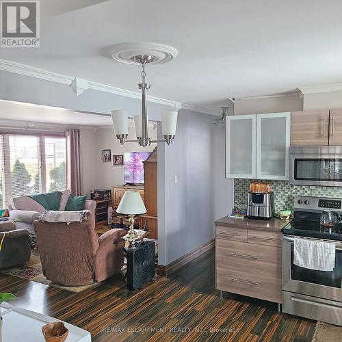 662 #6 Highway, Haldimand, ON - Indoor Photo Showing Kitchen