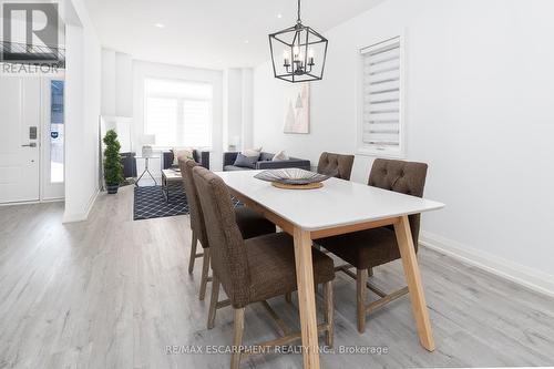 388 Klein Circle, Hamilton, ON - Indoor Photo Showing Dining Room