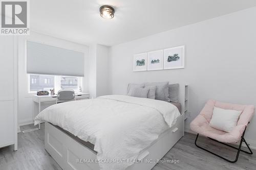 388 Klein Circle, Hamilton, ON - Indoor Photo Showing Bedroom