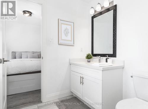 388 Klein Circle, Hamilton, ON - Indoor Photo Showing Bathroom