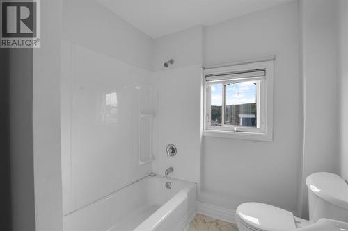 24 Cabot Street, St. John'S, NL - Indoor Photo Showing Bathroom