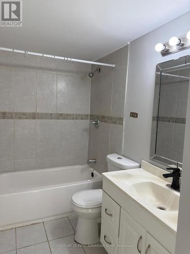 1002 - 1103 Jalna Boulevard, London South (South X), ON - Indoor Photo Showing Bathroom