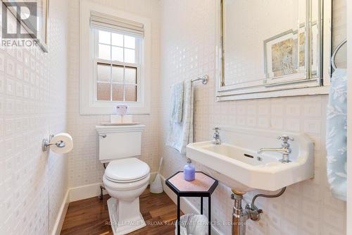 519 Regina Drive, Burlington, ON - Indoor Photo Showing Bathroom