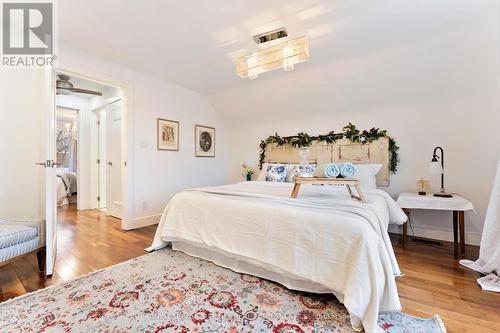 519 Regina Drive, Burlington, ON - Indoor Photo Showing Bedroom