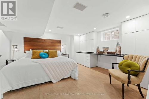 519 Regina Drive, Burlington, ON - Indoor Photo Showing Bedroom