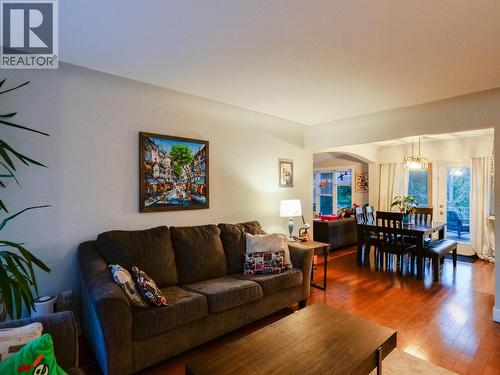 793 Walkem Street, Quesnel, BC - Indoor Photo Showing Living Room