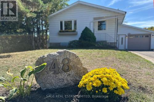 WELCOME TO 48 QUEEN ST. - 48 Queen Street, Kawartha Lakes, ON - Outdoor