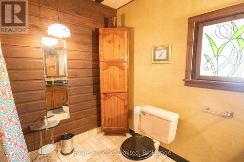 915 Madawaska River Drive, Madawaska Valley, ON - Indoor Photo Showing Other Room