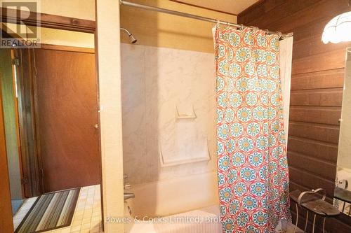 915 Madawaska River Drive, Madawaska Valley, ON - Indoor