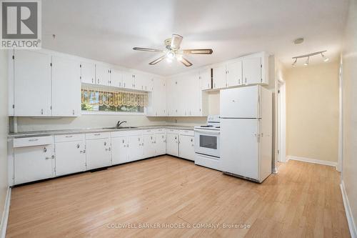 Unit 3 (upper floor duplex) - Kitchen - 309 Picton Avenue, Ottawa, ON - Indoor Photo Showing Kitchen With Double Sink