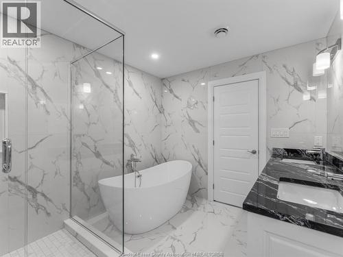 3573 Fiorina, Lasalle, ON - Indoor Photo Showing Bathroom