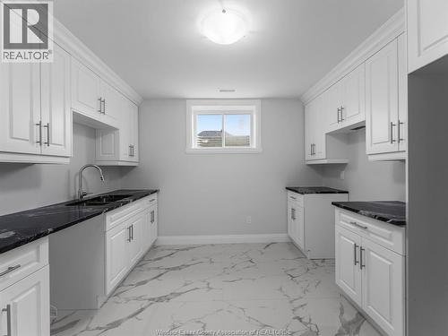 3573 Fiorina, Lasalle, ON - Indoor Photo Showing Kitchen