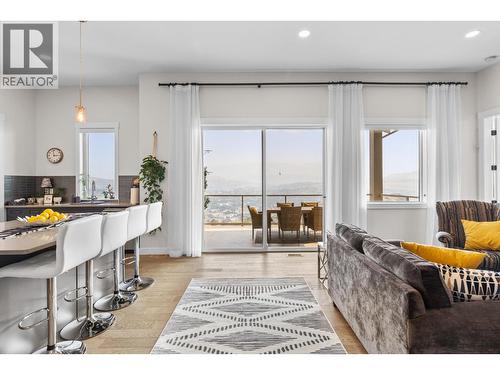 5056 Turtle Pond Place, Vernon, BC - Indoor Photo Showing Living Room
