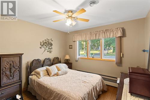35 Pine Tree Road, Gambo, NL - Indoor Photo Showing Bedroom