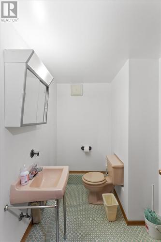 35 Pine Tree Road, Gambo, NL - Indoor Photo Showing Bathroom