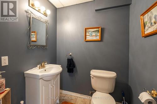 51 Nottawasaga Drive, Essa, ON - Indoor Photo Showing Bathroom