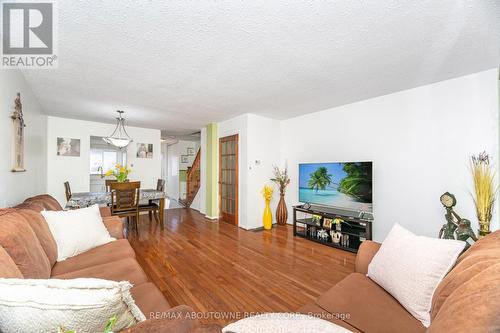 106 - 2779 Gananoque Drive, Mississauga, ON - Indoor Photo Showing Living Room