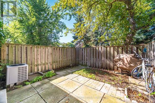 106 - 2779 Gananoque Drive, Mississauga, ON - Outdoor