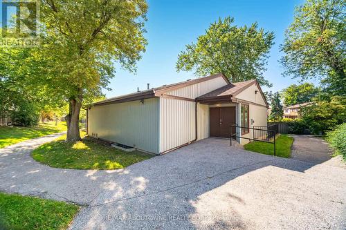 106 - 2779 Gananoque Drive, Mississauga, ON - Outdoor