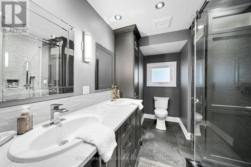 96 Delrex Boulevard, Halton Hills, ON - Indoor Photo Showing Bathroom