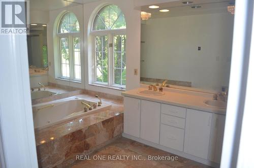 465 Woodland Acres Crescent, Vaughan, ON - Indoor Photo Showing Bathroom