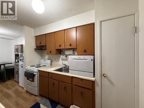 455 Richards Street W, Nelson, BC - Indoor Photo Showing Kitchen