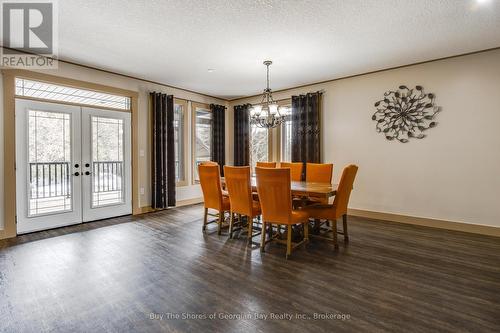 399 Dawson'S Side Road, Tiny, ON - Indoor Photo Showing Dining Room