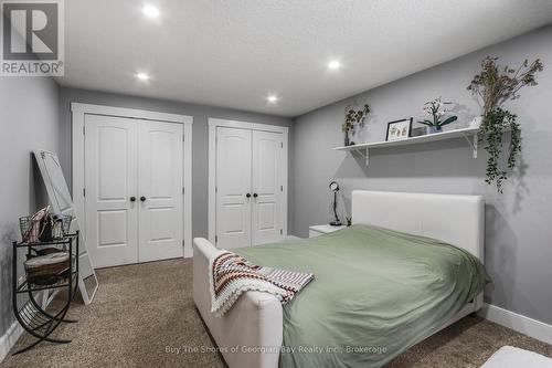 399 Dawson'S Side Road, Tiny, ON - Indoor Photo Showing Bedroom