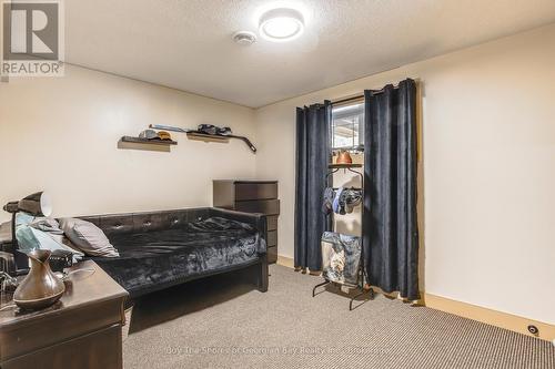 399 Dawson'S Side Road, Tiny, ON - Indoor Photo Showing Bedroom