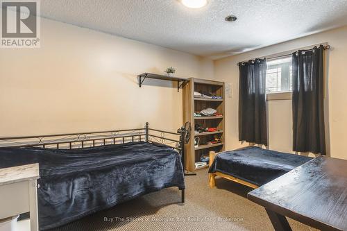399 Dawson'S Side Road, Tiny, ON - Indoor Photo Showing Bedroom