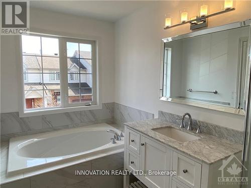 16 Santa Cruz Private, Ottawa, ON - Indoor Photo Showing Bathroom
