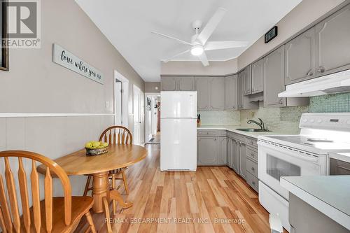 244 Cope Street, Hamilton, ON - Indoor Photo Showing Kitchen