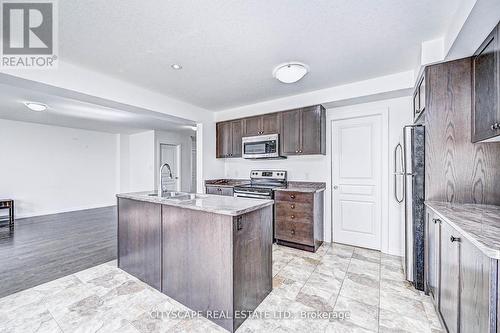 6 Castlebay Street, Kitchener, ON - Indoor Photo Showing Kitchen With Upgraded Kitchen