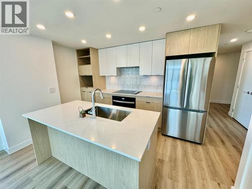 1488 Bertram Street Unit# 2110, Kelowna, BC - Indoor Photo Showing Kitchen With Upgraded Kitchen