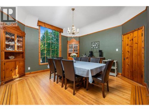 2202 26 Street, Vernon, BC - Indoor Photo Showing Dining Room