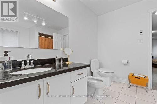 98 Hume Drive, Cambridge, ON - Indoor Photo Showing Bathroom