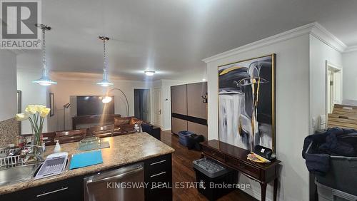 5164 New Street, Burlington, ON - Indoor Photo Showing Kitchen
