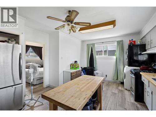 1144 Sherbrooke Avenue, Kamloops, BC - Indoor