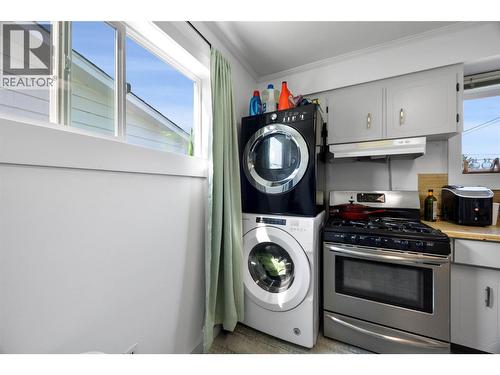 1144 Sherbrooke Avenue, Kamloops, BC - Indoor Photo Showing Laundry Room