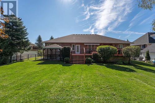 Tons of room! - 61 Broadview Street, Collingwood, ON - Outdoor With Deck Patio Veranda