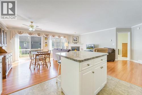 5700 Blackwell Sideroad Unit# 328, Sarnia, ON - Indoor Photo Showing Kitchen