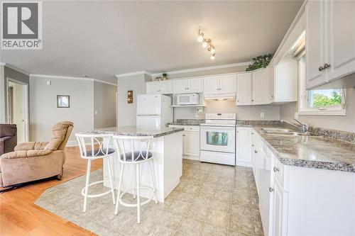 5700 Blackwell Sideroad Unit# 328, Sarnia, ON - Indoor Photo Showing Kitchen With Double Sink