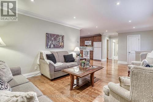 339 Nipigon Street E, Oshawa, ON - Indoor Photo Showing Living Room